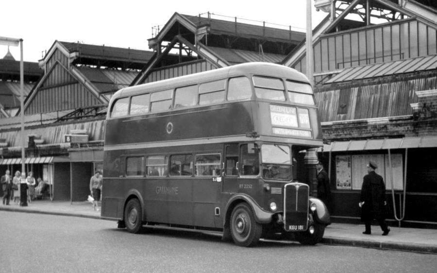  AEC Regent III RT Weymann (H30/26R) 1948 года  (фото 9 из 11)